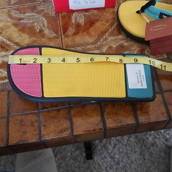 NWT HAVAIANAS flip flops - Picture 4 of 13